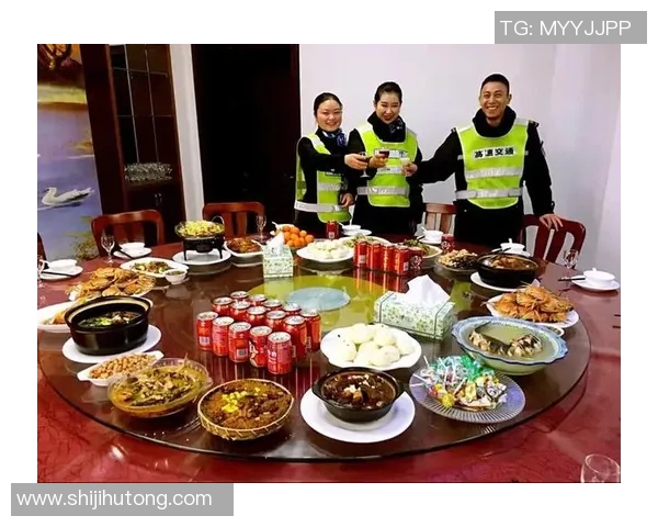 足球明星与家人共享温馨时刻合影留念展现幸福生活的美好瞬间 足球明星与家人共享温馨时刻合影留念展现幸福生活的美好瞬间